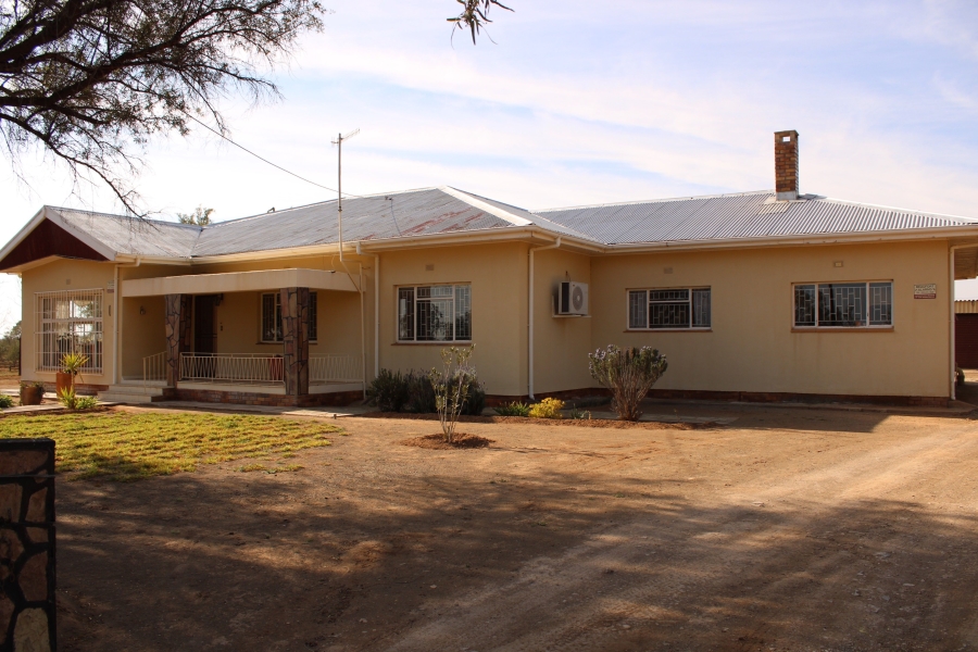 3 Bedroom Property for Sale in Fraserburg Northern Cape
